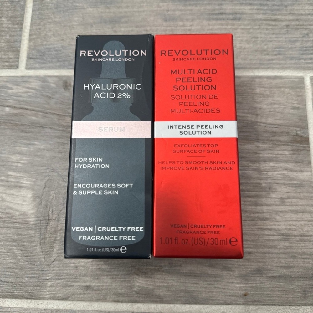 Revolution Skincare Peeling Solution and Serum Set